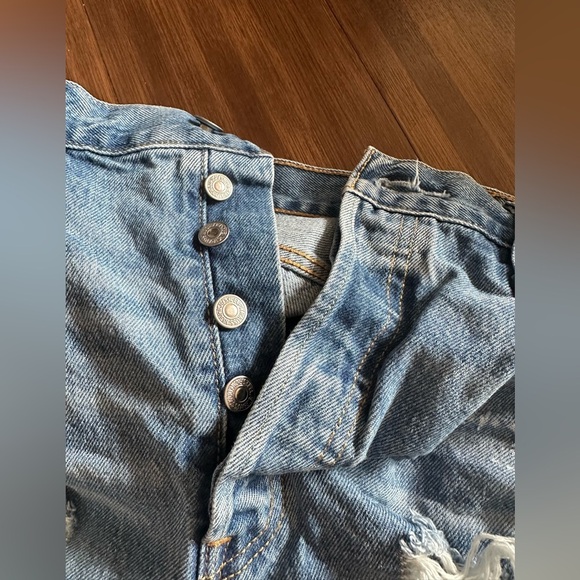 Levi’s distressed denim shorts high rise button fly size W33 - Picture 5 of 9
